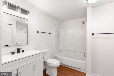 Bath - 3246 Split Oak Ct, Abingdon, MD 21009 photo 2 of 4
