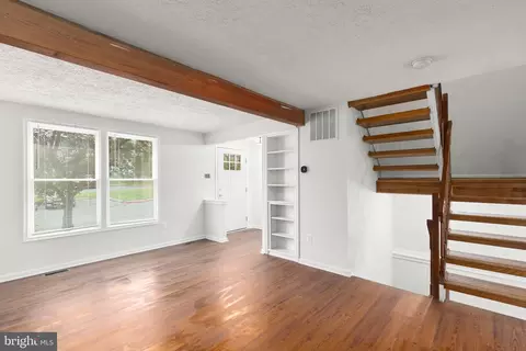 Living - 3246 Split Oak Ct, Abingdon, MD 21009 photo 1 of 6