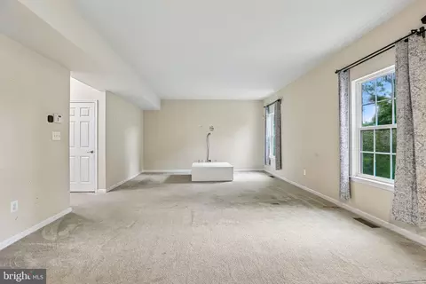 Living - 53 Haverhill Rd, Joppa, MD 21085 photo 3 of 5