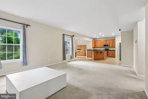 Living - 53 Haverhill Rd, Joppa, MD 21085 photo 2 of 5