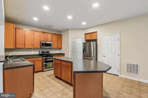 Kitchen - 53 Haverhill Rd, Joppa, MD 21085 photo 3 of 4