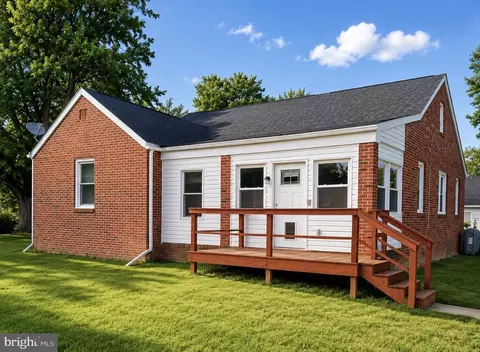 15 Mountain Rd, Fallston, MD 21047