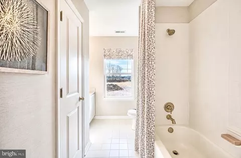 Entry Way - 1203 Van Bibber Rd, Edgewood, MD 21040 photo 6 of 11