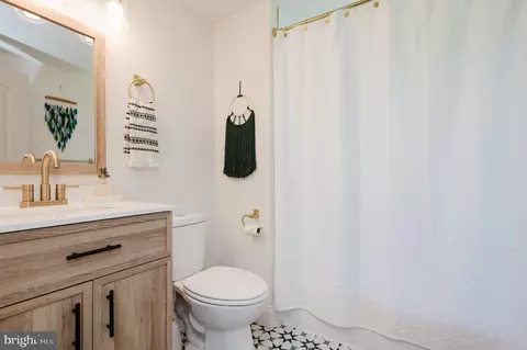 Bath - 3248 Charles St, Fallston, MD 21047 photo 2 of 3