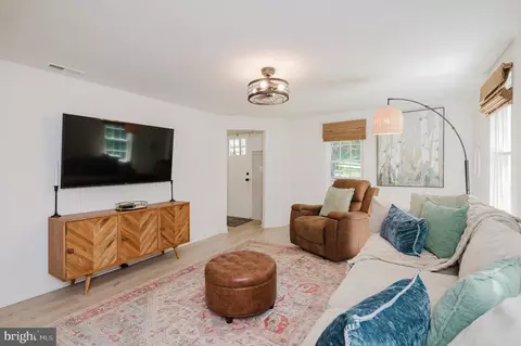 Living - 3248 Charles St, Fallston, MD 21047 photo 1 of 3
