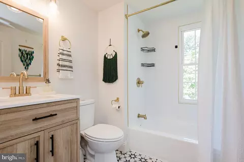 Bath - 3248 Charles St, Fallston, MD 21047 photo 3 of 3