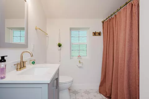 Bath - 3248 Charles St, Fallston, MD 21047 photo 1 of 3