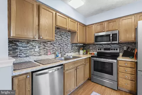 Kitchen - 503 Sourghum Ct, Joppa, MD 21085 photo 3 of 3
