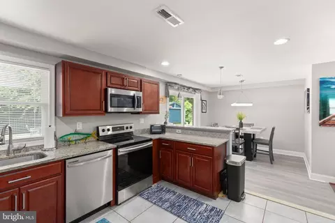 Entry Way - 814 Foxwell Rd, Joppa, MD 21085 photo 2 of 2