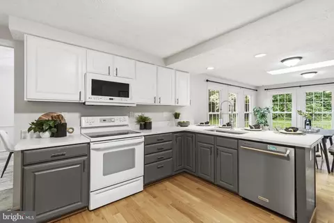 Kitchen - 403 Amy Dr, Abingdon, MD 21009 photo 3 of 4
