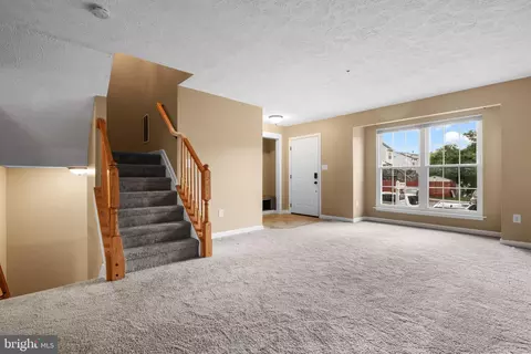 Living - 3825 Copper Beech Dr, Abingdon, MD 21009 photo 2 of 6