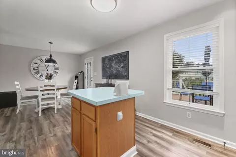 Entry Way - 318 Brittany Dr, Joppa, MD 21085 photo 5 of 7