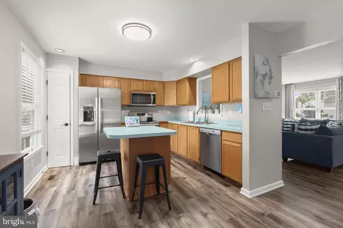 Kitchen - 318 Brittany Dr, Joppa, MD 21085 photo 2 of 5