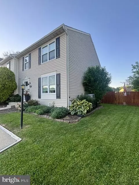 318 Brittany Dr, Joppa, MD 21085 photo 2