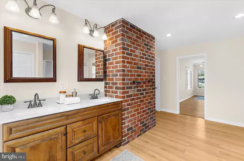 Entry Way - 35 Neptune Dr, Joppa, MD 21085 photo 2 of 4