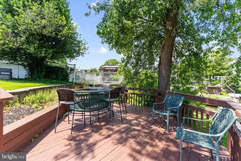 Exterior - 35 Neptune Dr, Joppa, MD 21085 photo 12 of 13