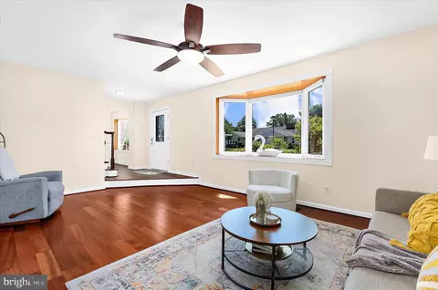 Living - 35 Neptune Dr, Joppa, MD 21085 photo 4 of 8