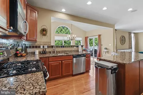 Kitchen - 306 Loganwood Ct, Joppa, MD 21085 photo 3 of 6