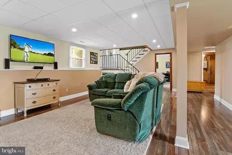 Entry Way - 3223 Suffolk Ln, Fallston, MD 21047 photo 3 of 4