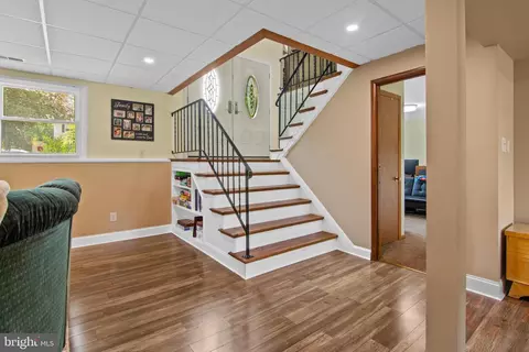Entry Way - 3223 Suffolk Ln, Fallston, MD 21047 photo 2 of 4