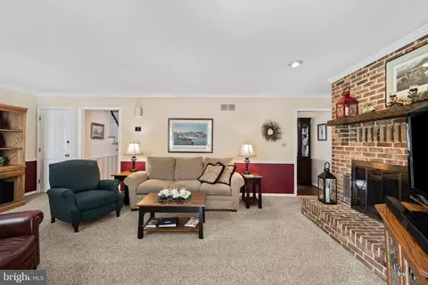 Living - 3105 Clearfield Ct, Baldwin, MD 21013 photo 2 of 2