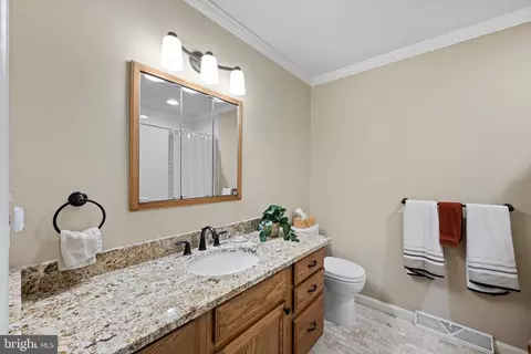 Bath - 3105 Clearfield Ct, Baldwin, MD 21013 photo 3 of 3