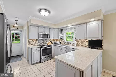 Kitchen - 3105 Clearfield Ct, Baldwin, MD 21013 photo 2 of 4