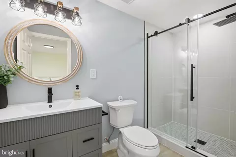 Bath - 225 Haverhill Rd, Joppa, MD 21085 photo 1 of 2