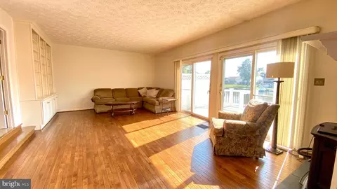 Living - 124 Ravenswood, Joppa, MD 21085 photo 2 of 3
