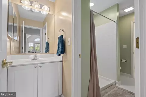 Bath - 908 Mount Soma Ct, Fallston, MD 21047 photo 4 of 7