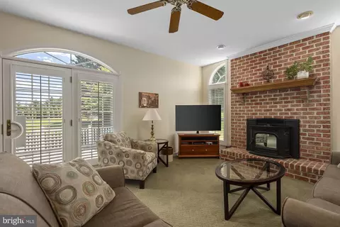 Living - 908 Mount Soma Ct, Fallston, MD 21047 photo 2 of 2