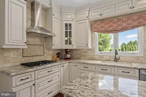 Kitchen - 908 Mount Soma Ct, Fallston, MD 21047 photo 5 of 7