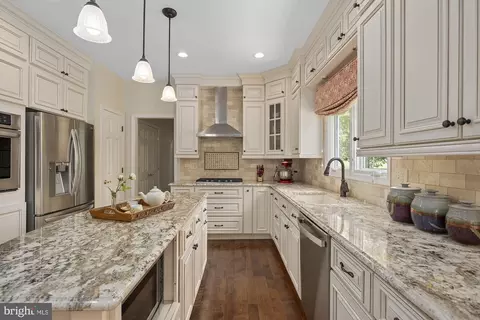 Kitchen - 908 Mount Soma Ct, Fallston, MD 21047 photo 4 of 7