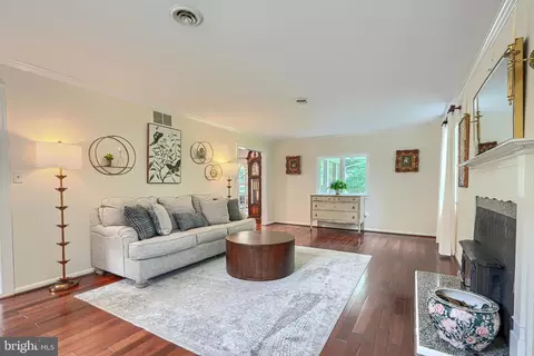 Living - 2804 Page Ct, Fallston, MD 21047 photo 2 of 3