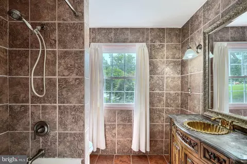 Bath - 2804 Page Ct, Fallston, MD 21047 photo 5 of 6