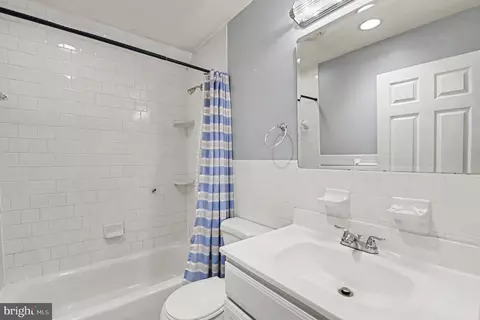 Bath - 2919 Nelson Ln, Fallston, MD 21047 photo 2 of 3