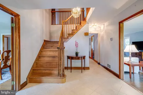 Entry Way - 2300 Kings Arms Dr, Fallston, MD 21047 photo 2 of 8
