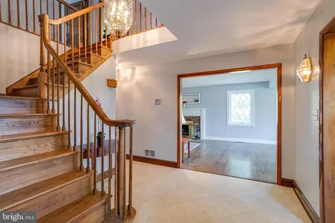 Entry Way - 2300 Kings Arms Dr, Fallston, MD 21047 photo 4 of 8