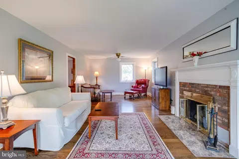Living - 2300 Kings Arms Dr, Fallston, MD 21047 photo 4 of 9