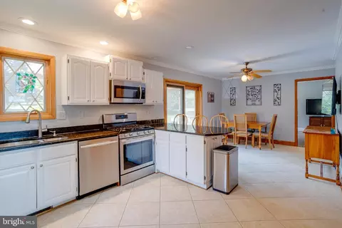 Kitchen - 2300 Kings Arms Dr, Fallston, MD 21047 photo 4 of 5