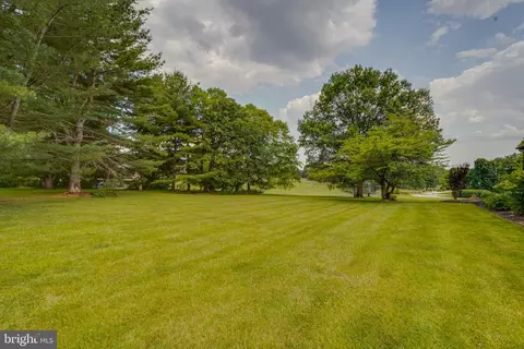 Exterior - 2300 Kings Arms Dr, Fallston, MD 21047 photo 15 of 20