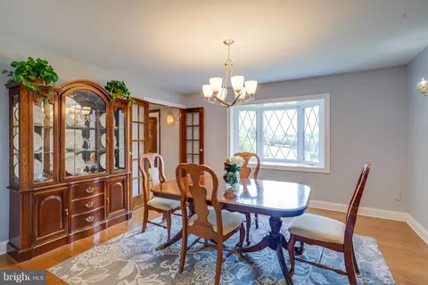 Dining - 2300 Kings Arms Dr, Fallston, MD 21047 photo 4 of 6