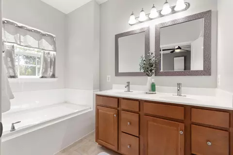 Bath - 2921 Galloway Pl, Abingdon, MD 21009 photo 2 of 5
