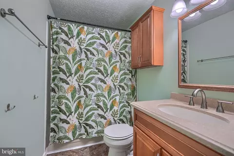 Bath - 3359 Garrison Cir, Abingdon, MD 21009 photo 2 of 3