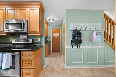 Entry Way - 3204 Bryson Ct, Baldwin, MD 21013 photo 1 of 3