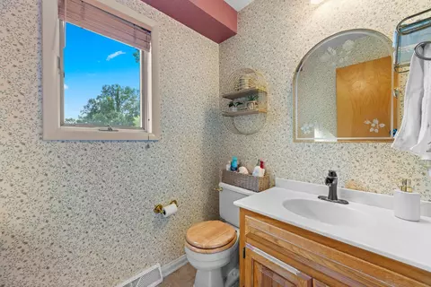 Bath - 3204 Bryson Ct, Baldwin, MD 21013 photo 1 of 4