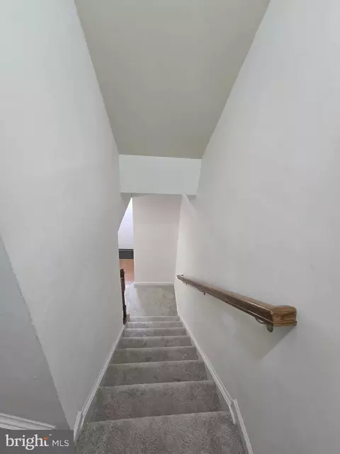 Entry Way - 225 Staysail Dr, Joppa, MD 21085 photo 5 of 9