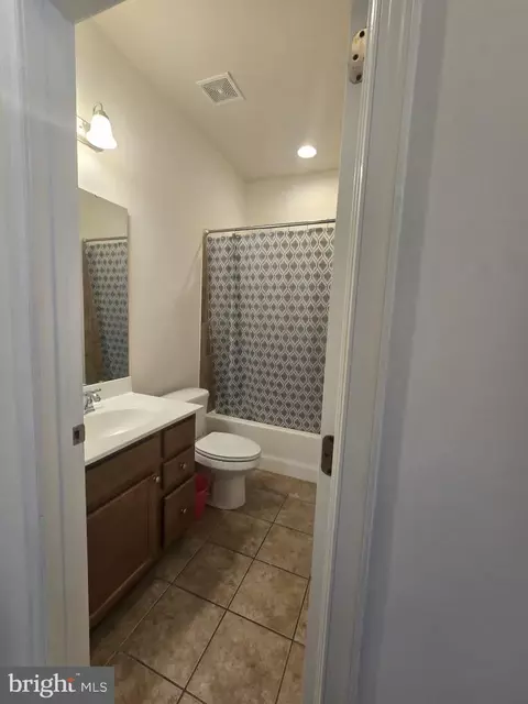 Entry Way - 225 Staysail Dr, Joppa, MD 21085 photo 1 of 9