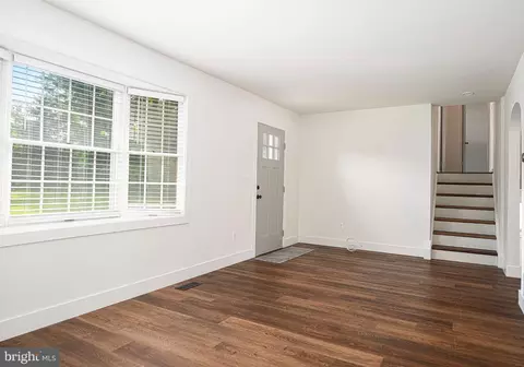 Living - 2912 Old Mountain Rd S, Joppa, MD 21085 photo 3 of 5