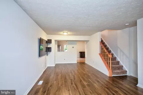Living - 826 Clover Leaf Ct, Edgewood, MD 21040 photo 2 of 2